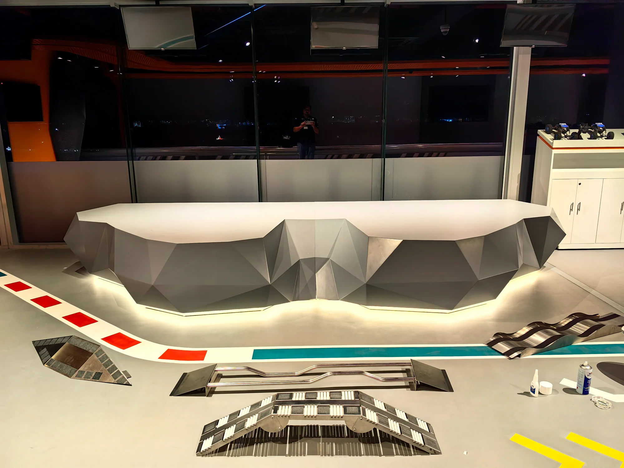 4x4-platforms-by-greenlight-events-dubai-uae-image-2